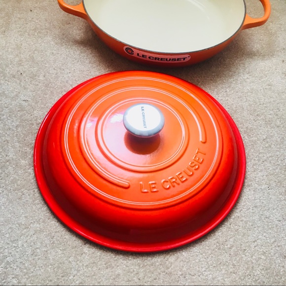 Le Creuset new #30 braiser volcanic - Picture 2 of 15